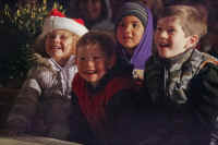 Calabassas Kids Enjoying Jersey Jim's Christmas Show.jpg (168119 bytes)